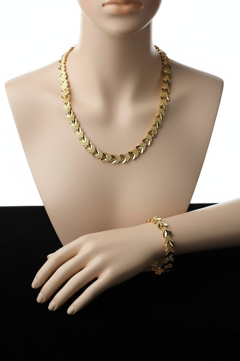Set of gold jewelry